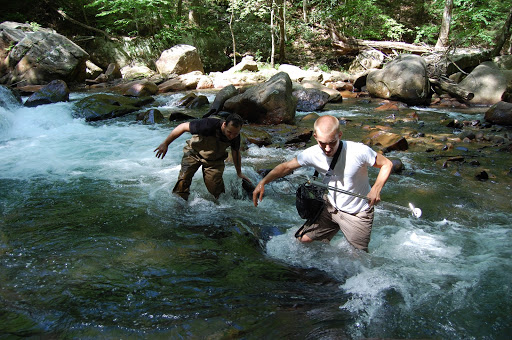 FODC-athletes-brian-carlson-monitoring-water-quality-in-deckers-creek-may-2010