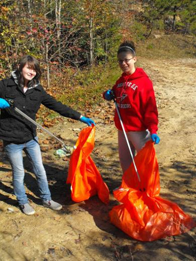 WCLT-Two-TN-KY-Helpers-photo-by-Derek-Douglas